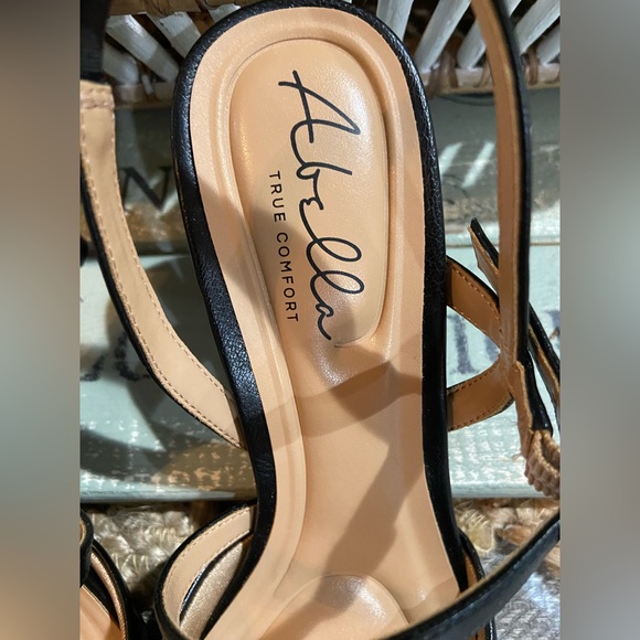 Abella Black Women's Slingback Heels - Picture 6 of 12